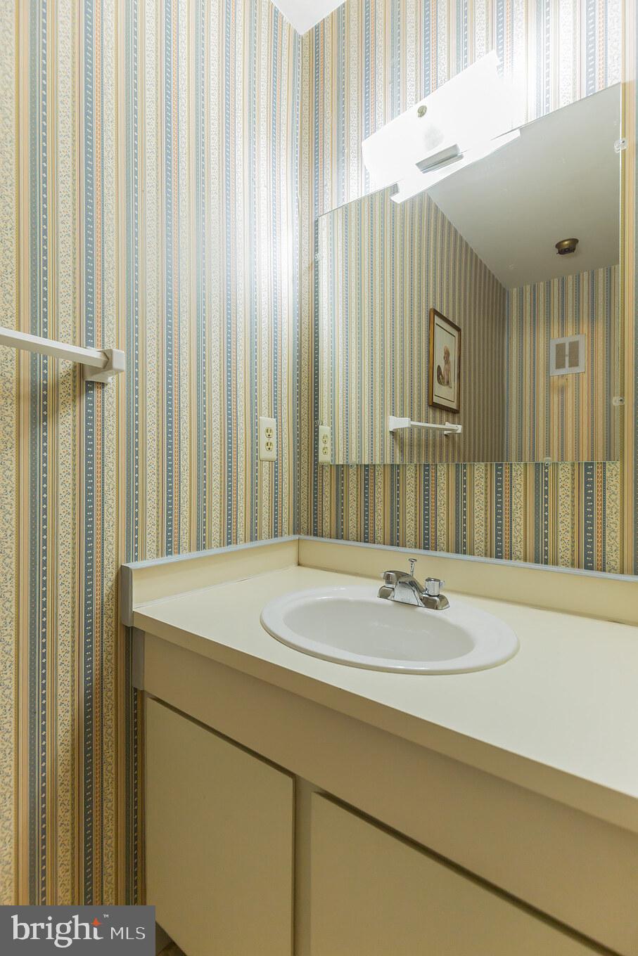 8314 Wickham Road Springfield, VA 22152 - Photo 12 of 31 Master Bath
