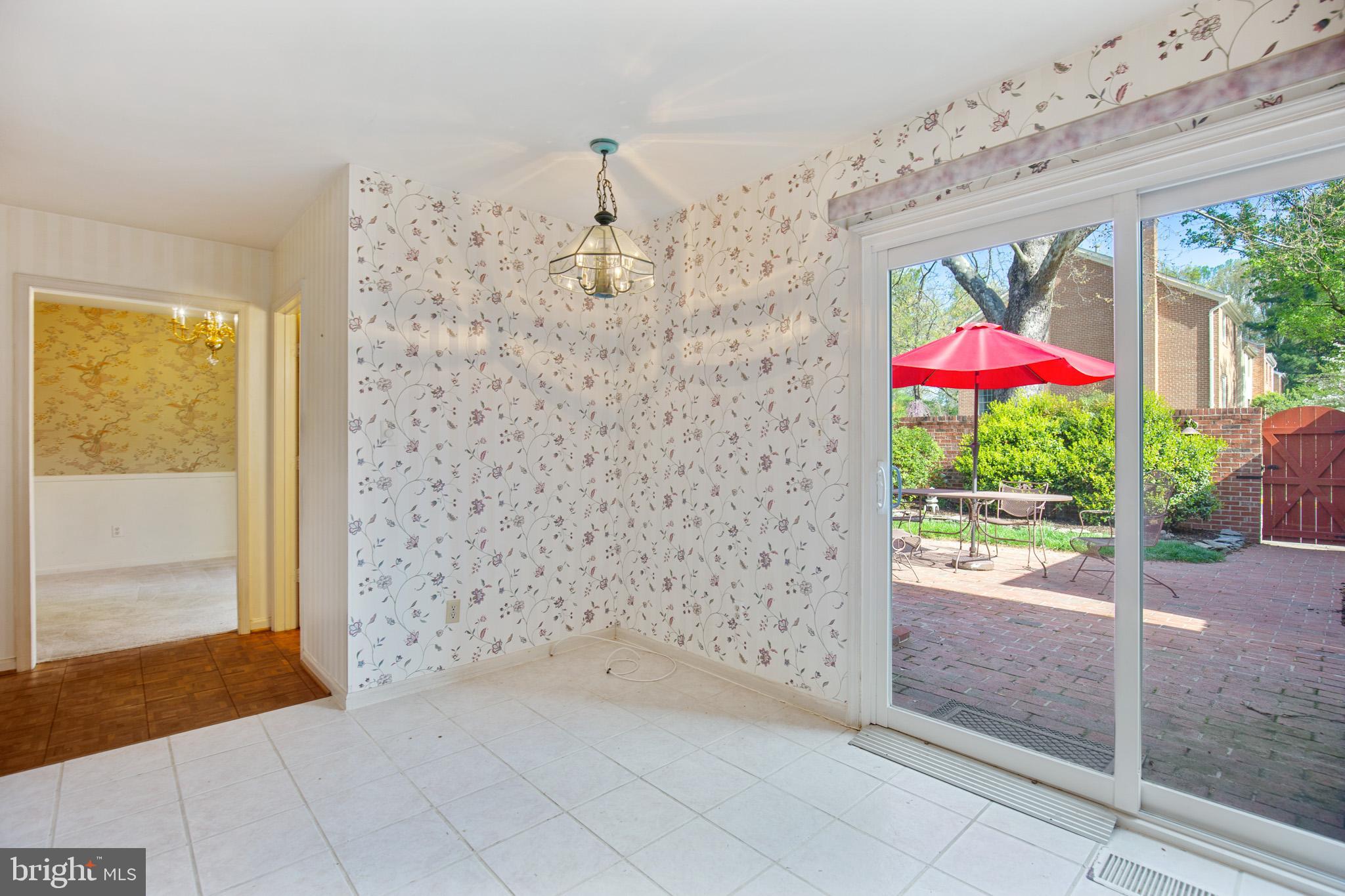 8314 Wickham Road Springfield, VA 22152 - Photo 21 of 31 Eat-in Kitchen view to Patio