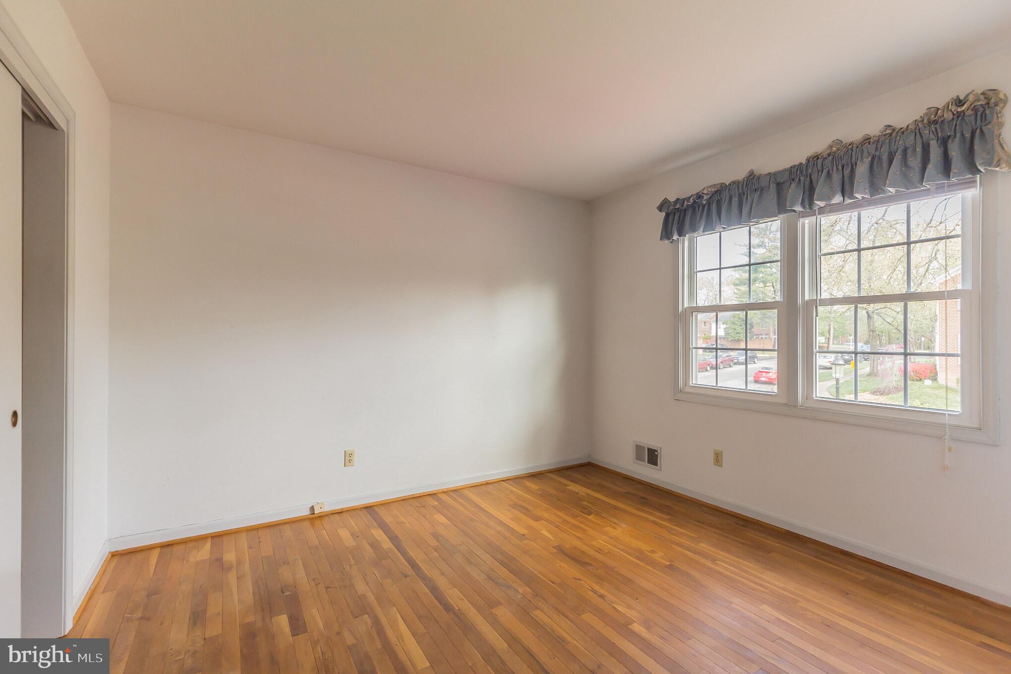 8314 Wickham Road Springfield, VA 22152 - Photo 5 of 31 Third bedroom- Upper level