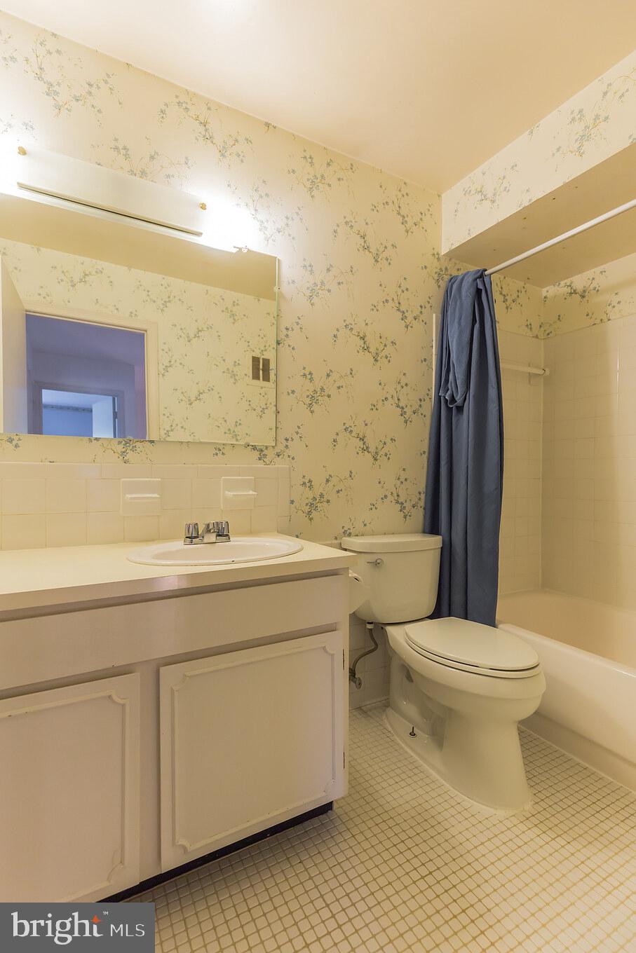 8314 Wickham Road Springfield, VA 22152 - Photo 6 of 31 Hall full Bath- Upper level