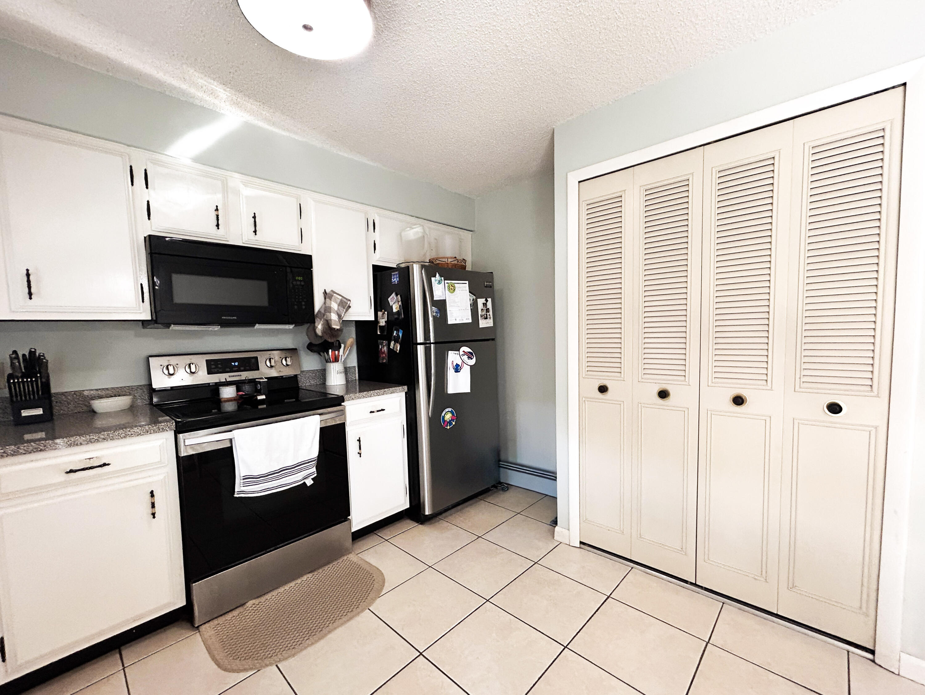 4709 Sunset Boulevard Fort Pierce, FL 34982 - Photo 12 of 33 10-IMG_0884