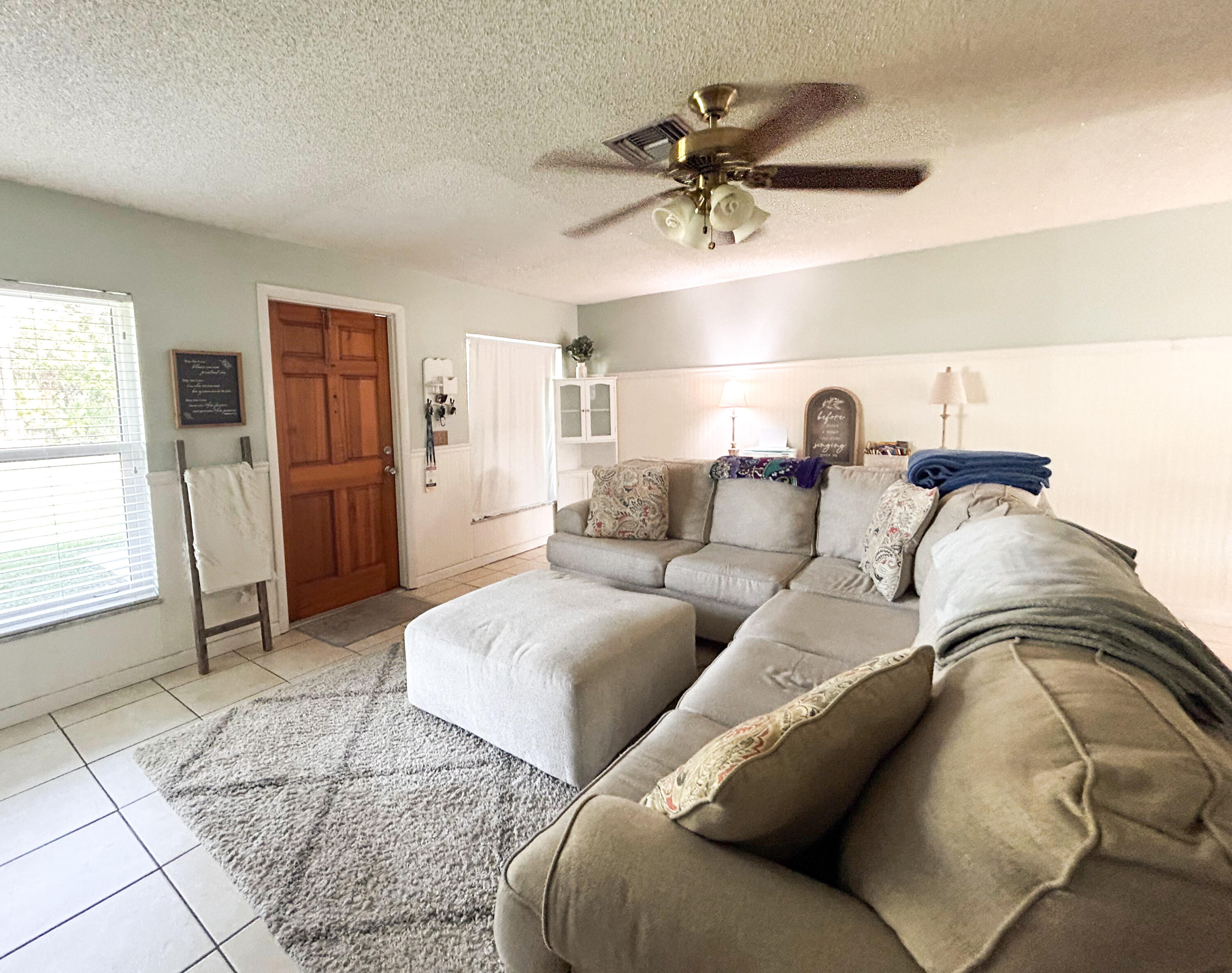 4709 Sunset Boulevard Fort Pierce, FL 34982 - Photo 8 of 33 25-IMG_0899