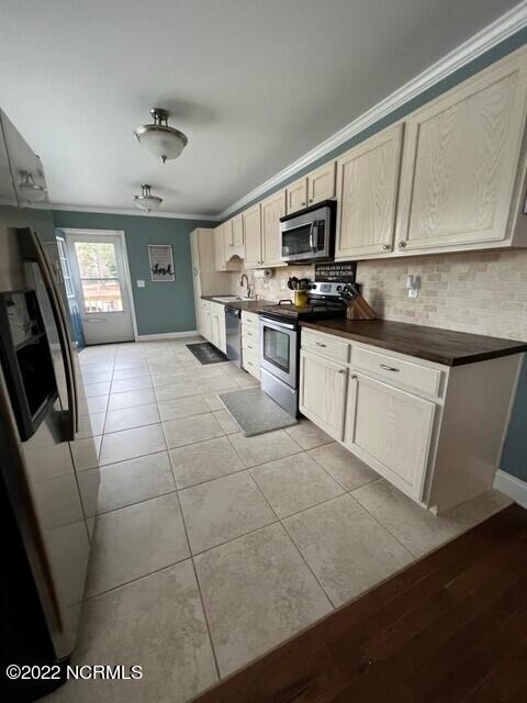 2810 Webbs Chapel Road Macclesfield, NC 27852 - Photo 15 of 35 Kitchen