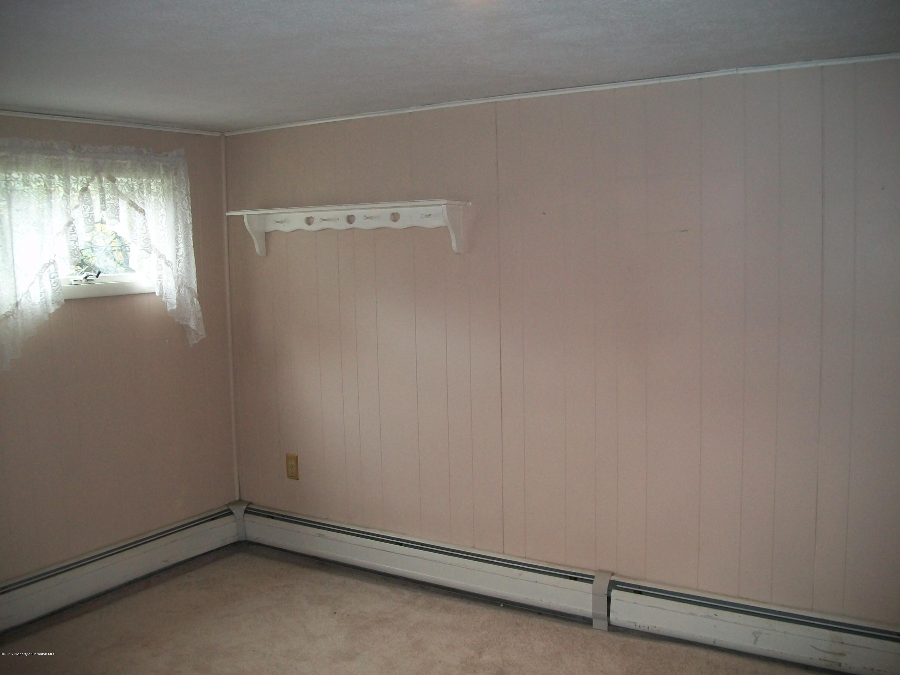 642 Gardner Road Moscow, PA 18444 - Photo 18 of 22 Gallery Image 18