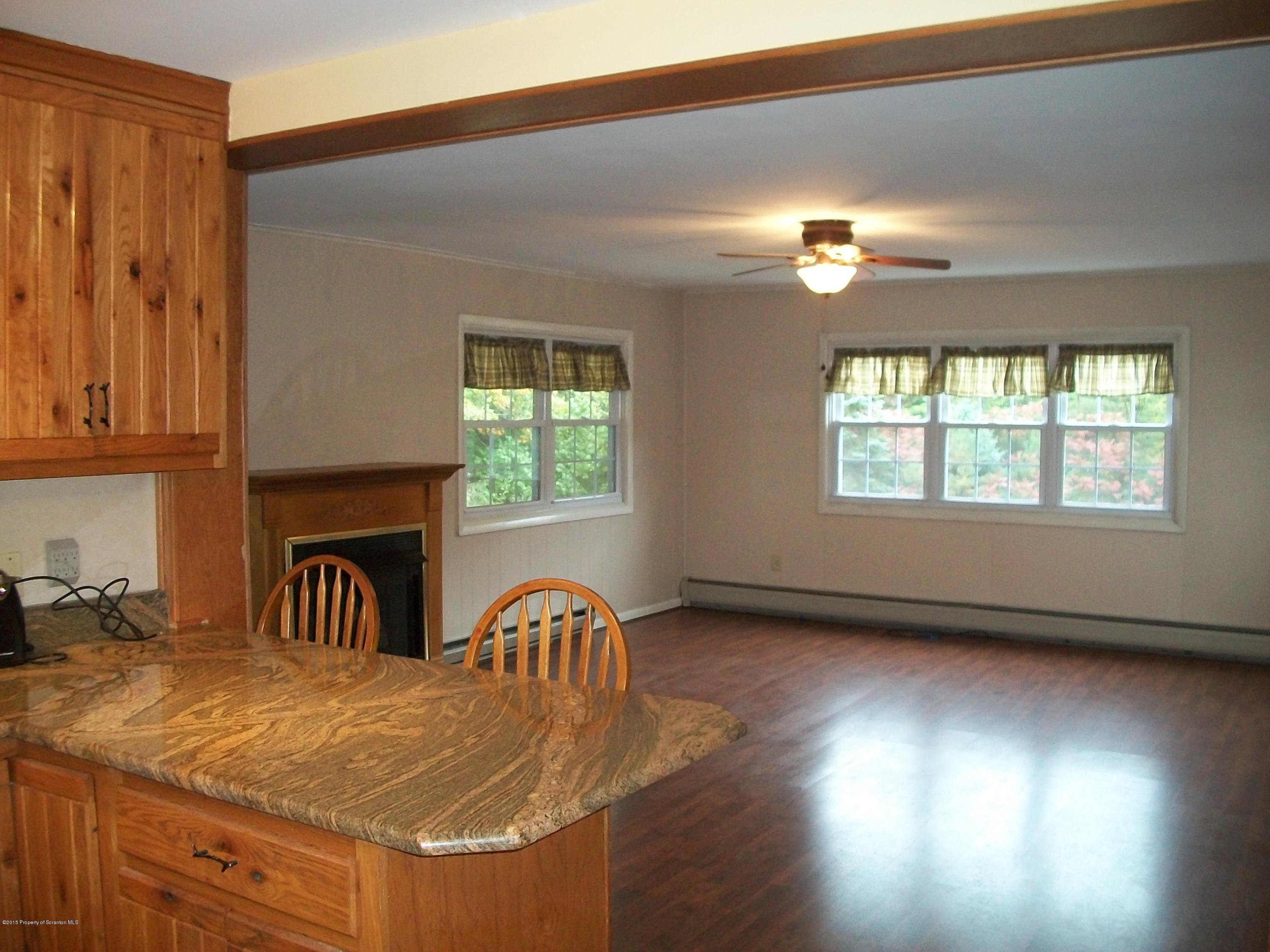 642 Gardner Road Moscow, PA 18444 - Photo 5 of 22 Gallery Image 5