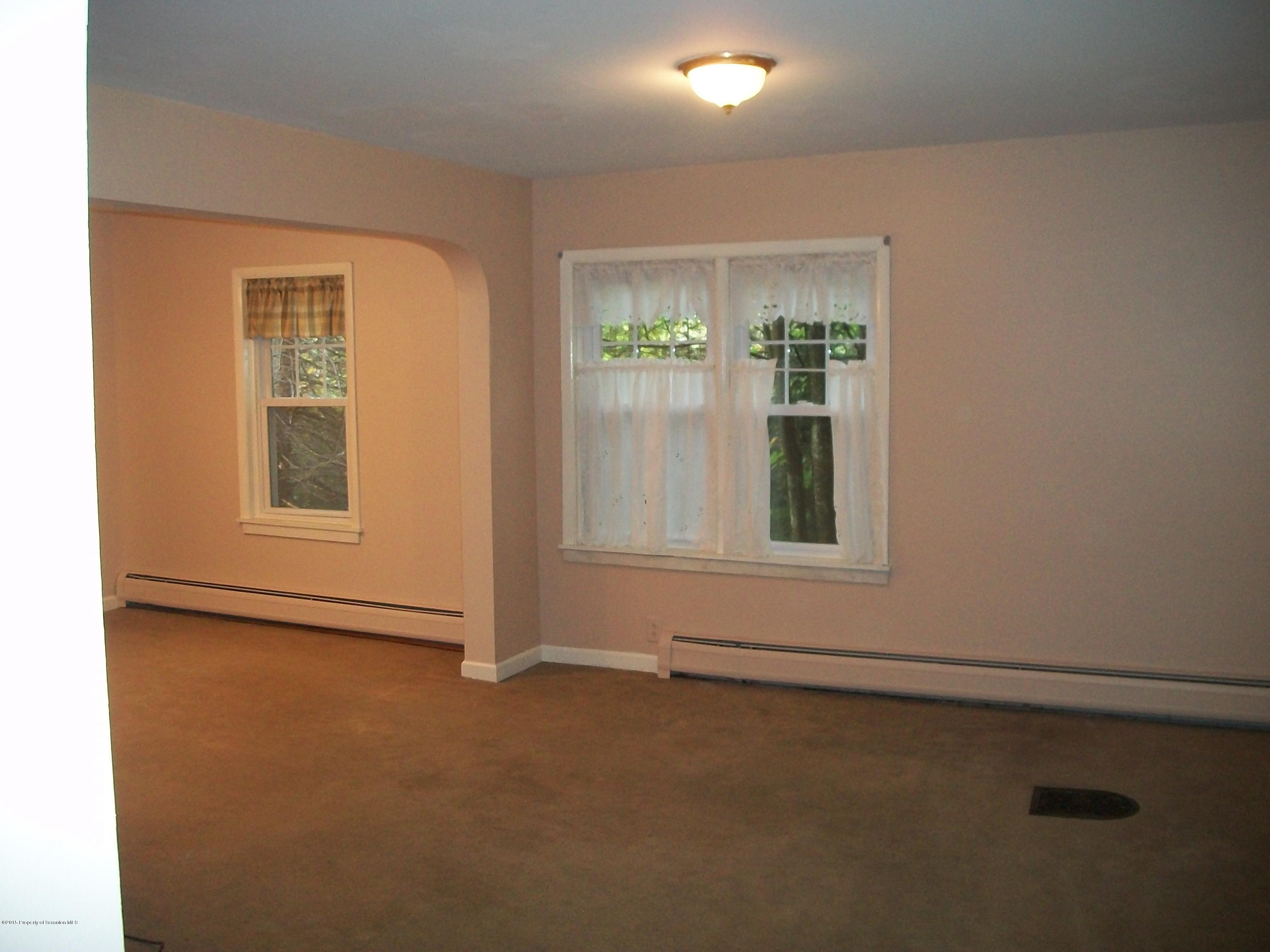642 Gardner Road Moscow, PA 18444 - Photo 9 of 22 Gallery Image 9