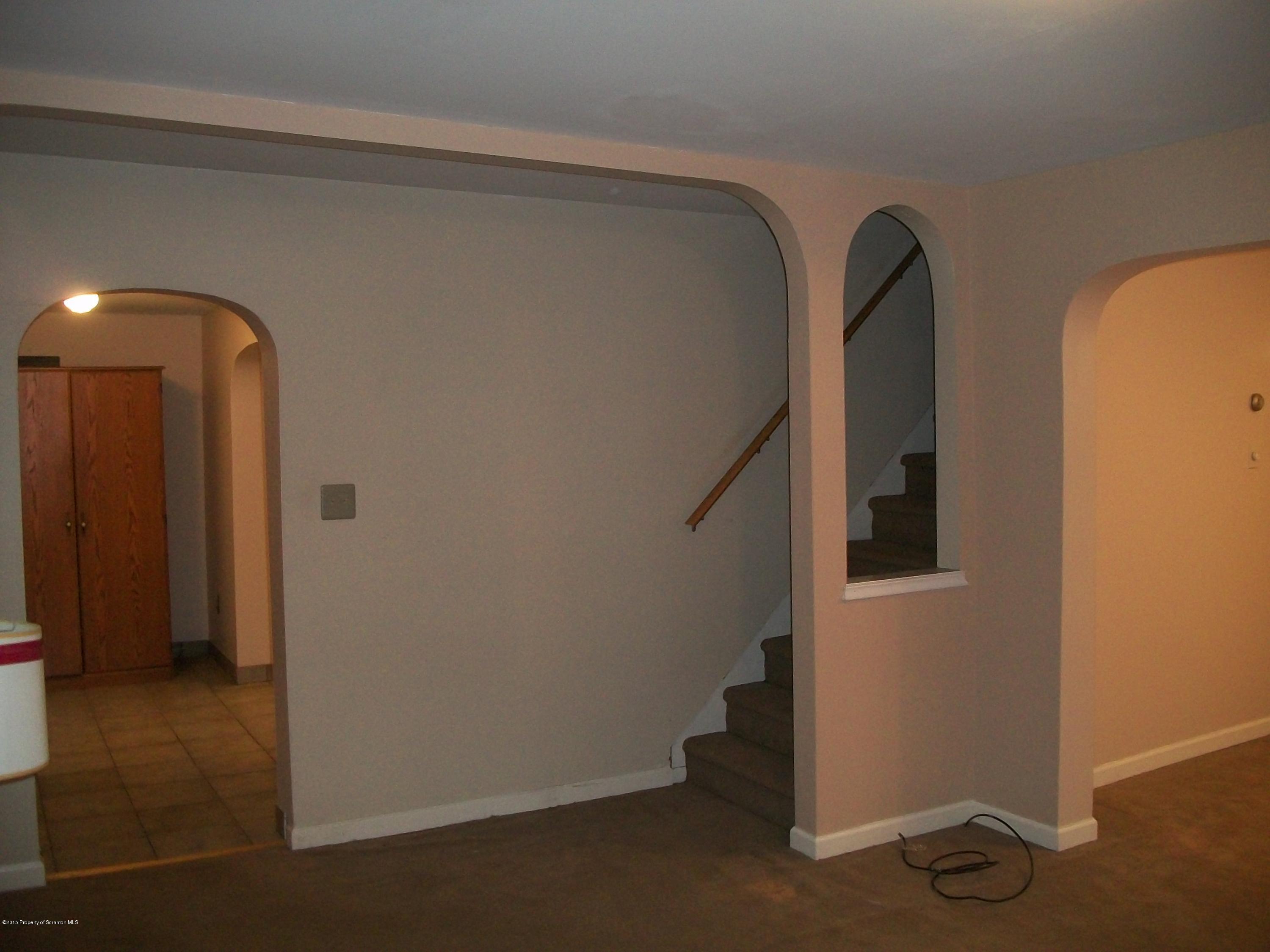 642 Gardner Road Moscow, PA 18444 - Photo 10 of 22 Gallery Image 10