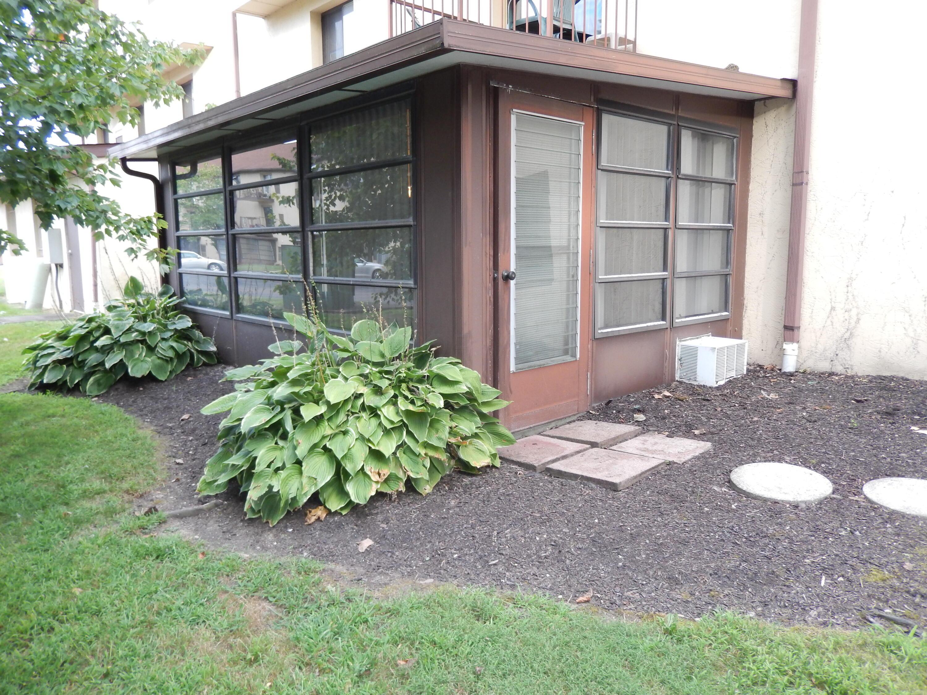 3939 Karl Road, Unit 122 Columbus, OH 43224 - Photo 2 of 57 Florida Room