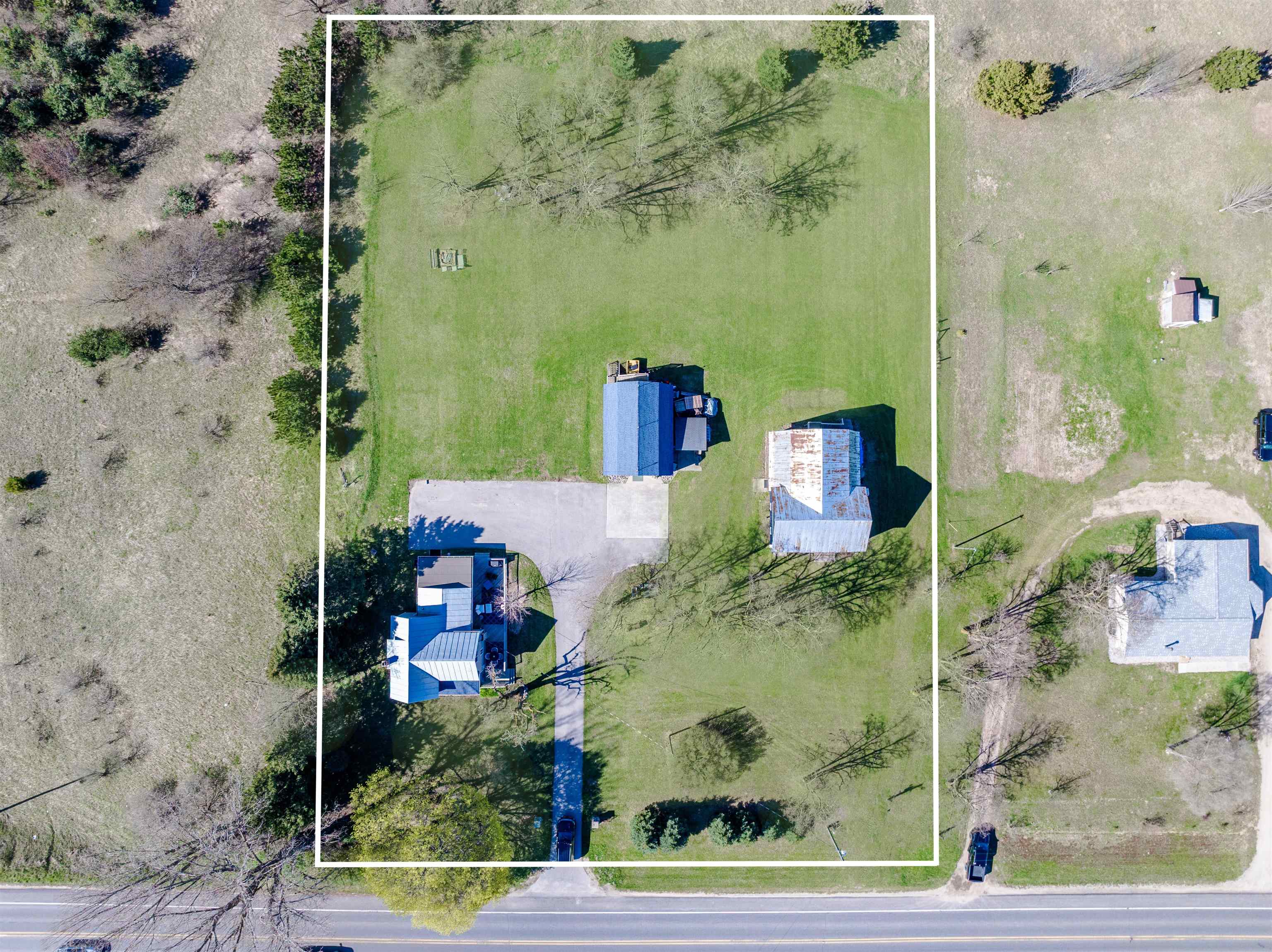 3105 Supply Road Traverse City, MI 49696 - Photo 14 of 70