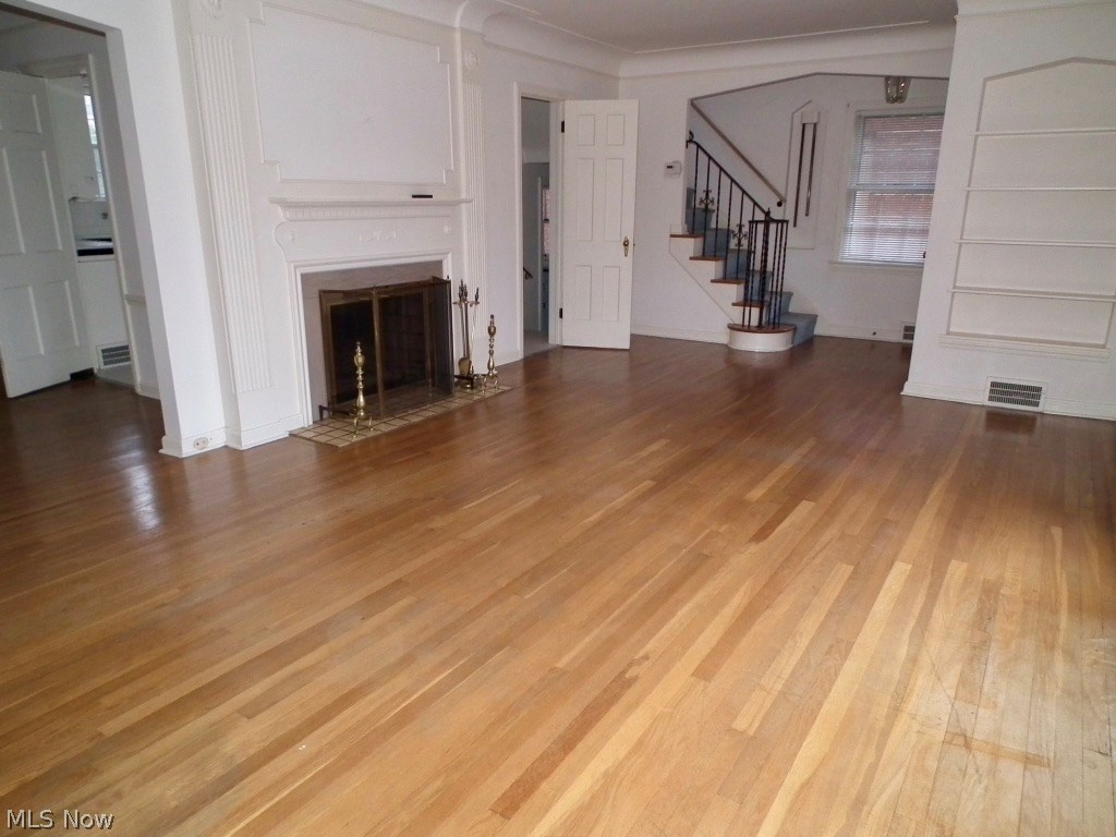2449 Saybrook Road Cleveland, OH 44118 - Photo 3 of 19