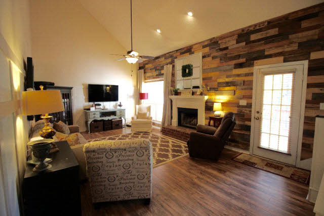 108 Avon Circle East Daphne, AL 36526 - Photo 20 of 46 Living Room!