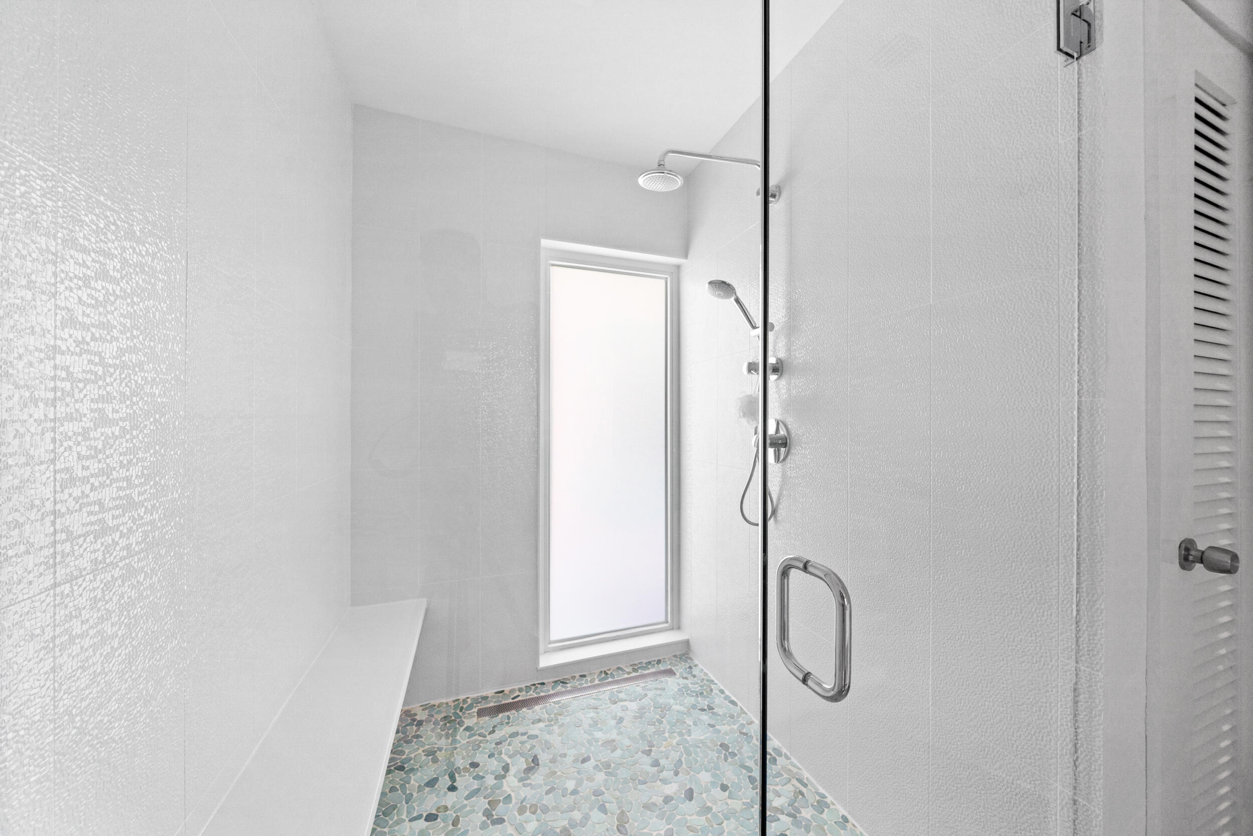 2259 Ibis Isle Road East Palm Beach, FL 33480 - Photo 21 of 35 17_shower