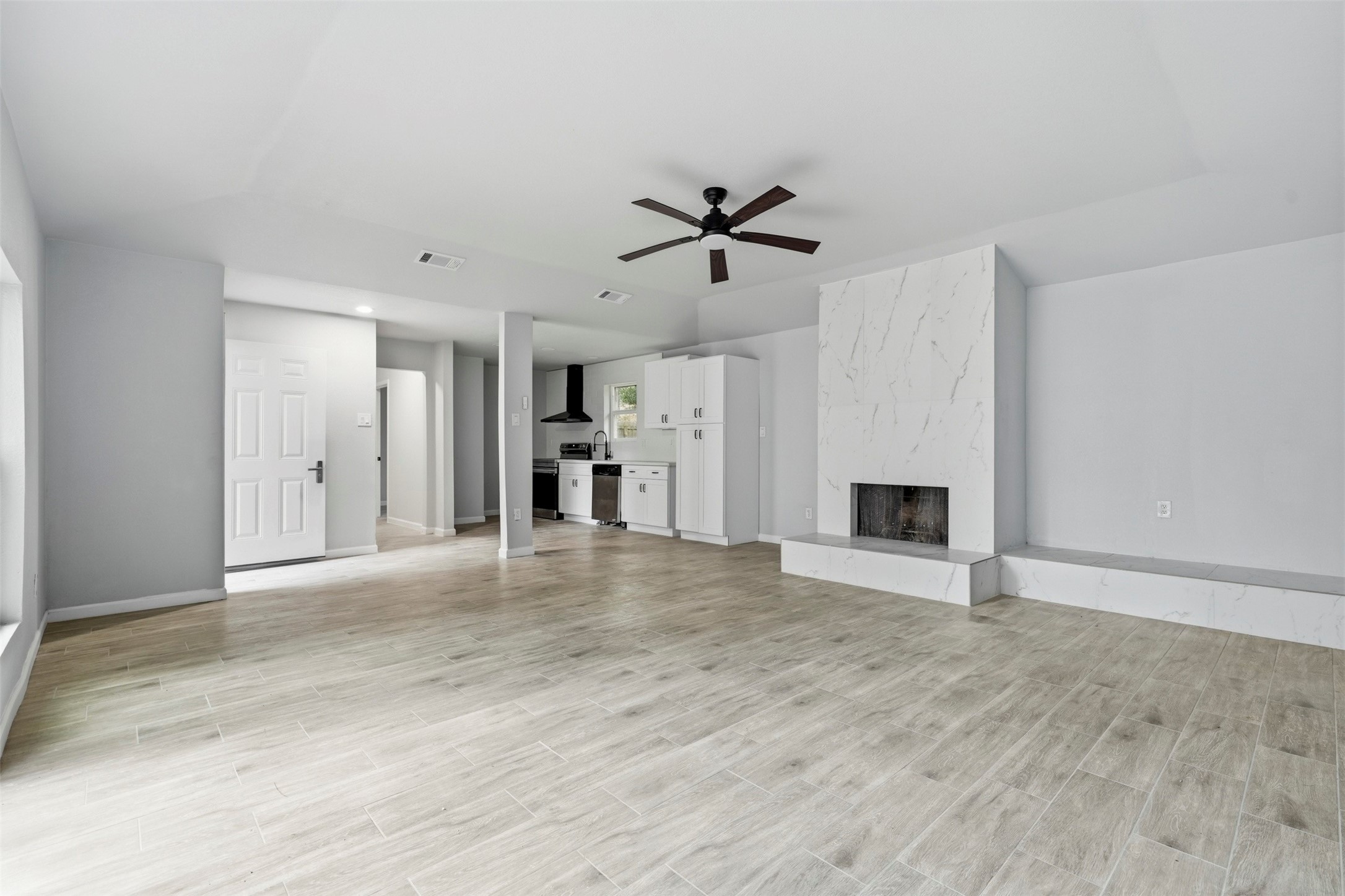 5603 Circlegate Drive Spring, TX 77373 - Photo 8 of 22 livingroom