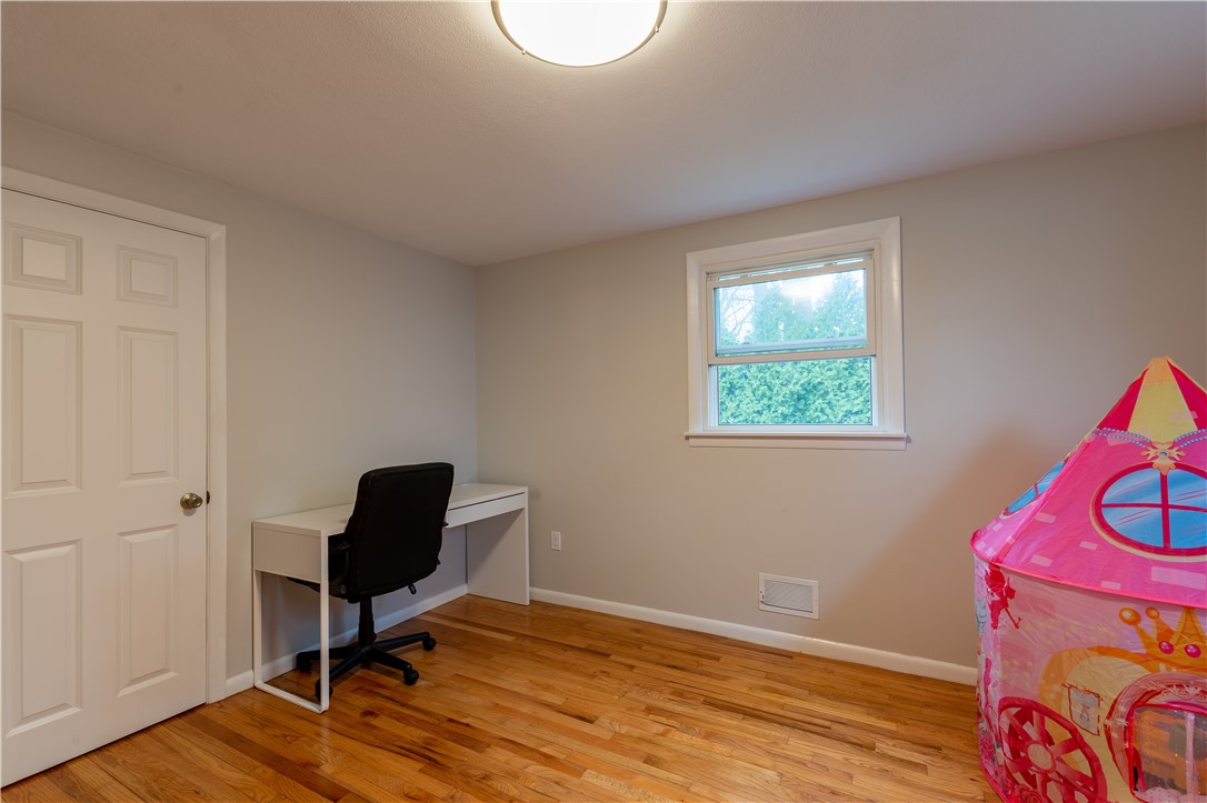 49 Hagerstown Road Warwick, RI 02886 - Photo 16 of 22