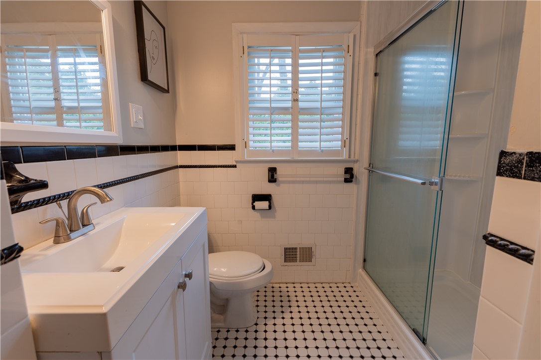 49 Hagerstown Road Warwick, RI 02886 - Photo 7 of 22