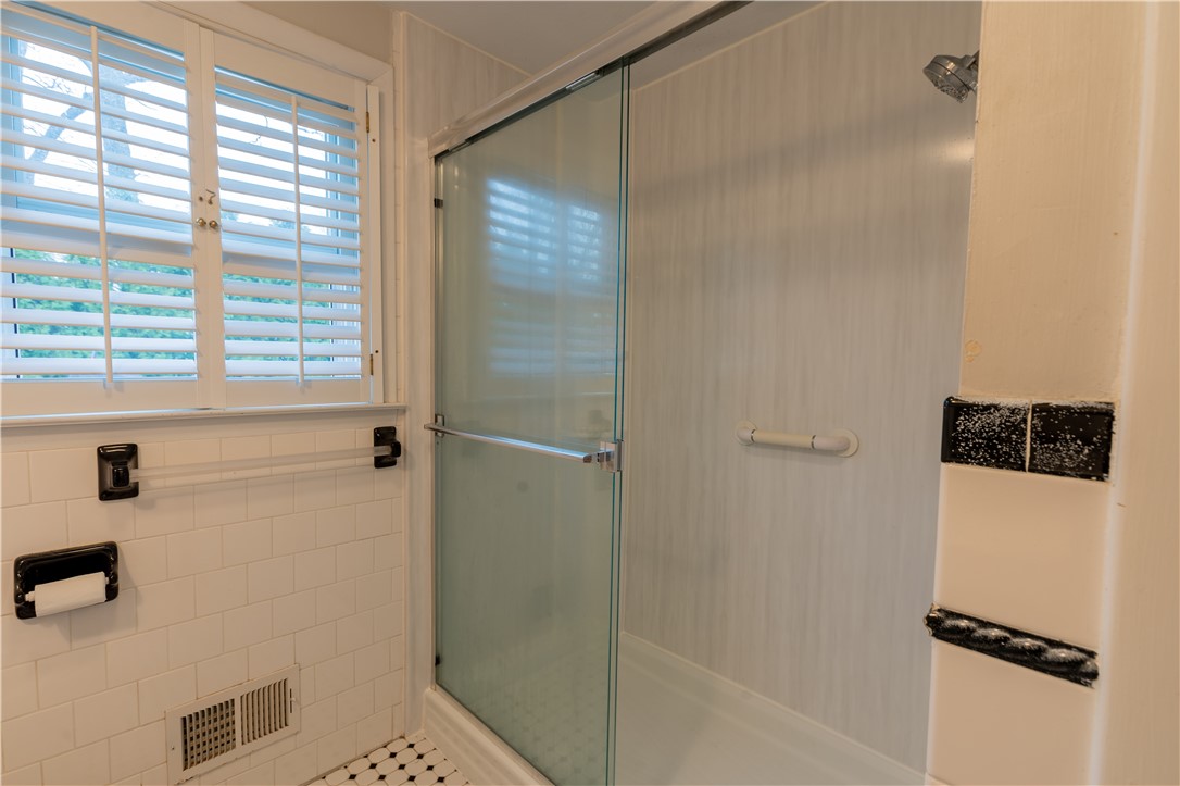 49 Hagerstown Road Warwick, RI 02886 - Photo 8 of 22