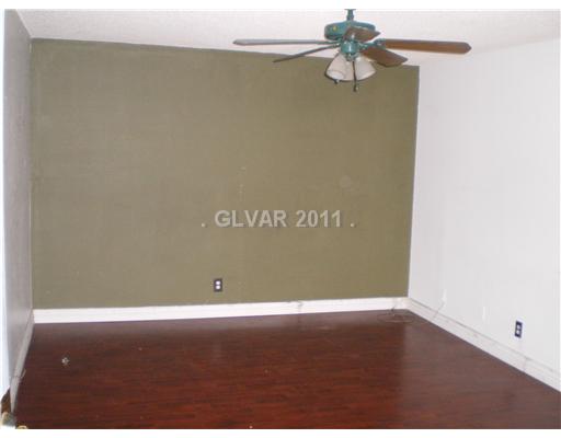5701 Smoke Ranch Road, Unit B Las Vegas, NV 89108 - Photo 3 of 14 Living Room.