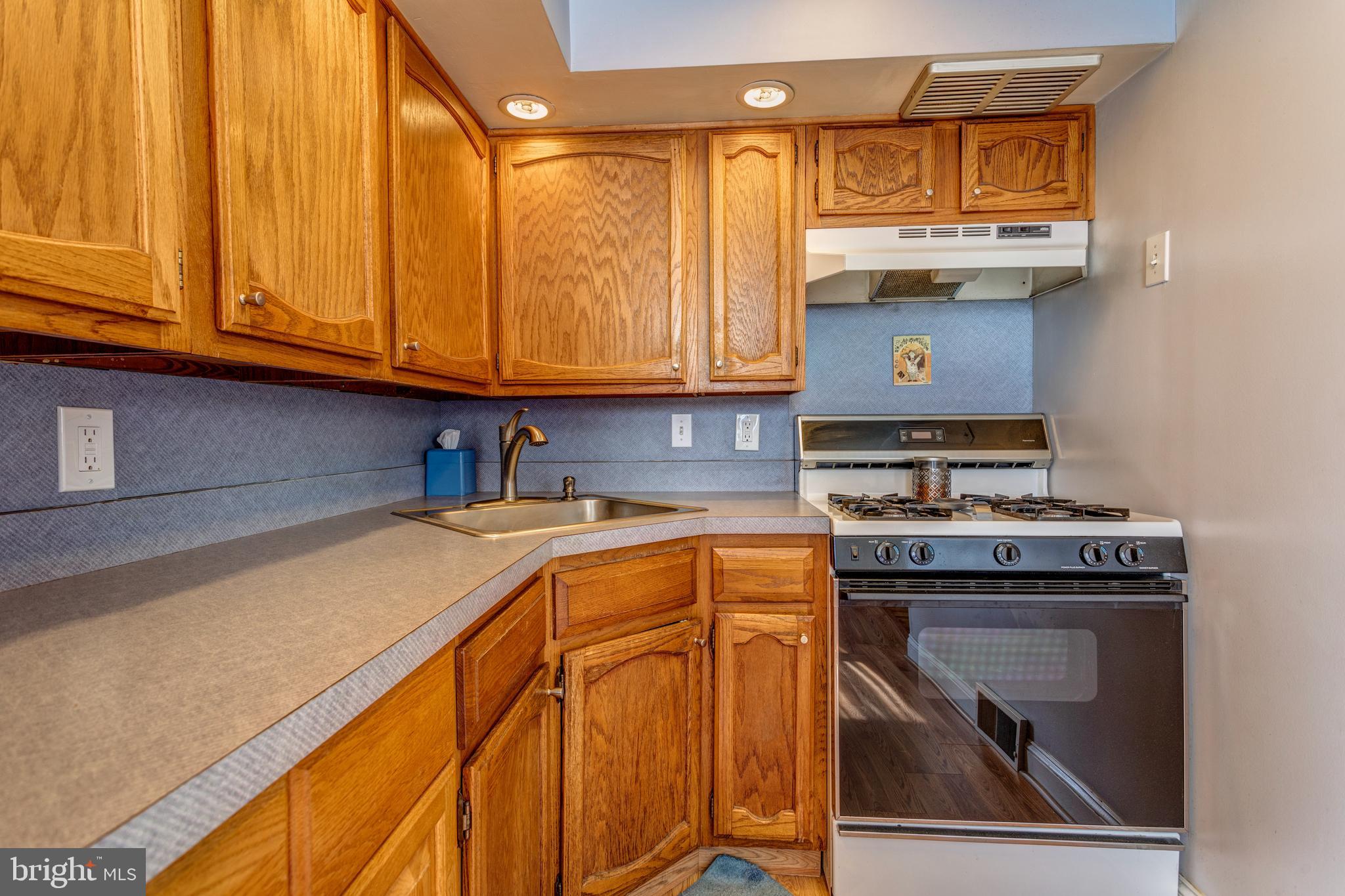 412 Rively Avenue Collingdale, PA 19023 - Photo 12 of 34 Gallery Image 12