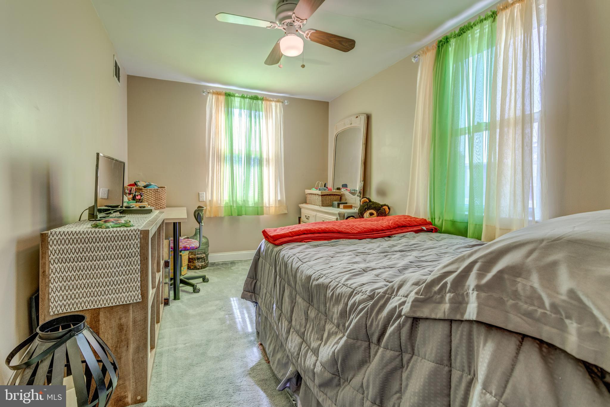 412 Rively Avenue Collingdale, PA 19023 - Photo 18 of 34 Gallery Image 18