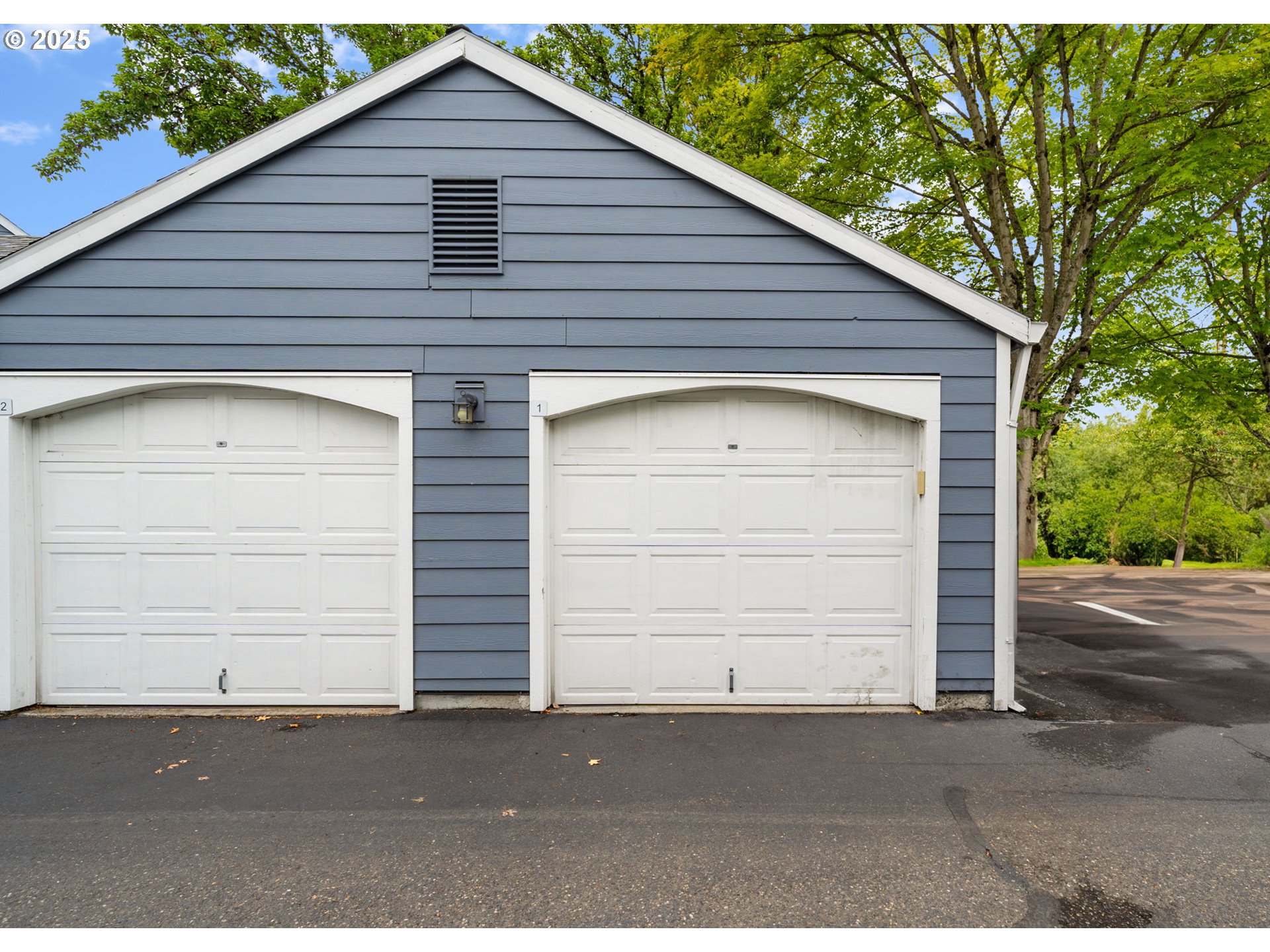 17618 Northwest Springville Road Portland, OR 97229 - Photo 15 of 26 Garage