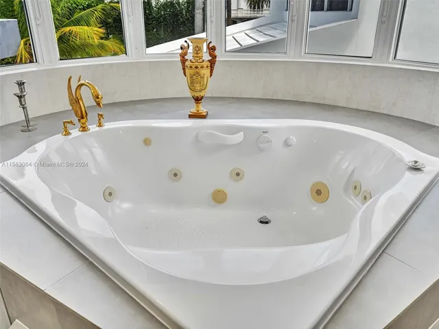 $4,330,000 | 616 Ocean Boulevard, Golden Beach, FL 33160