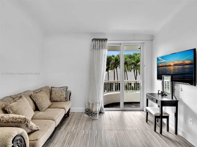 $4,330,000 | 616 Ocean Boulevard, Golden Beach, FL 33160