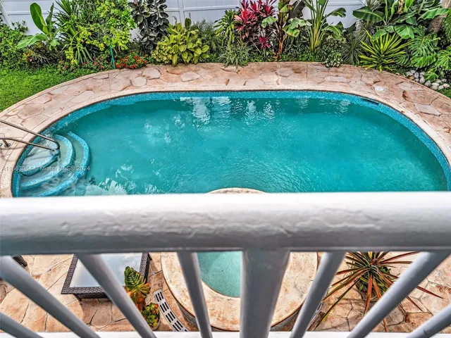 $4,330,000 | 616 Ocean Boulevard, Golden Beach, FL 33160