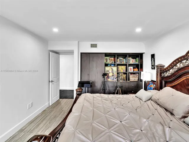 $4,330,000 | 616 Ocean Boulevard, Golden Beach, FL 33160