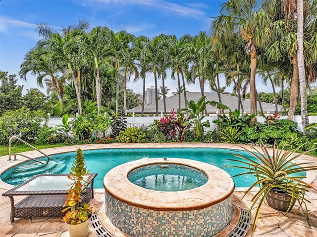 $4,330,000 | 616 Ocean Boulevard, Golden Beach, FL 33160