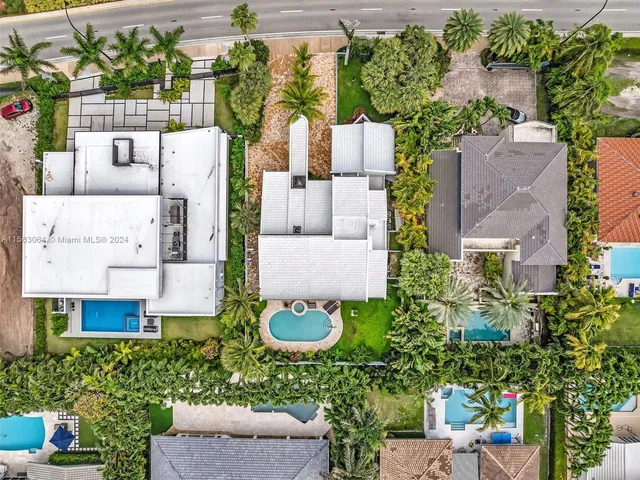 $4,330,000 | 616 Ocean Boulevard, Golden Beach, FL 33160