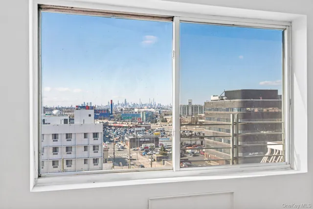 $575,000 | 136-16 31st Road, Unit 8B | Flushing