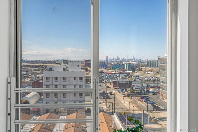 $575,000 | 136-16 31st Road, Unit 8B | Flushing