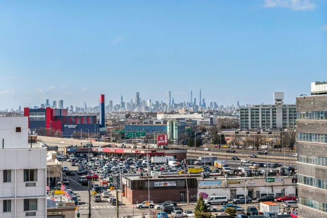 $575,000 | 136-16 31st Road, Unit 8B | Flushing