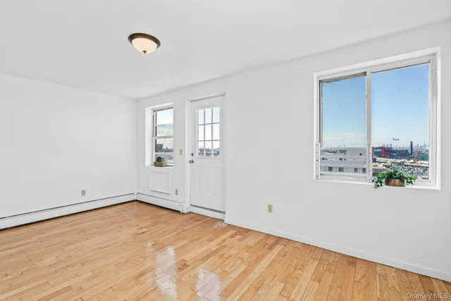 $575,000 | 136-16 31st Road, Unit 8B | Flushing