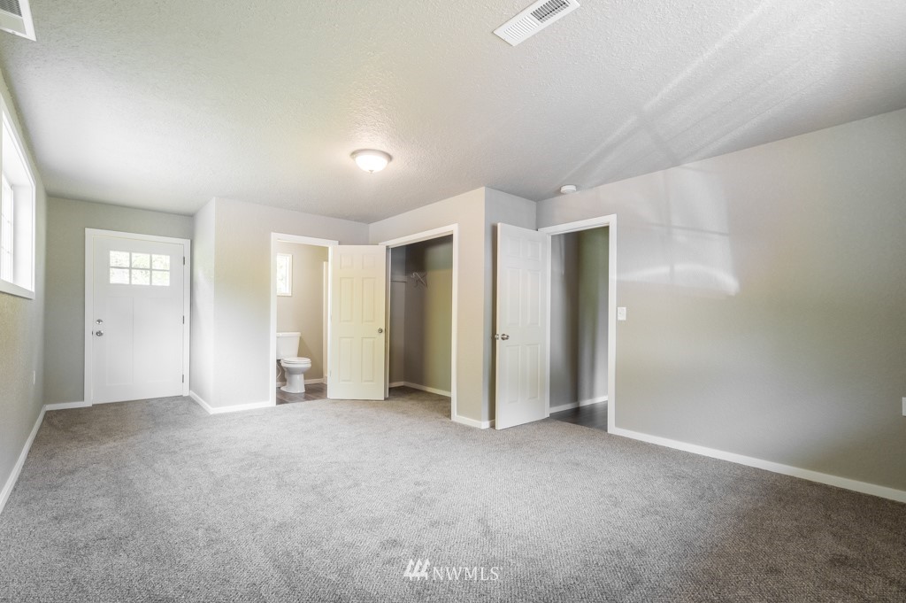 447 Gish Road Onalaska, WA 98570 - Photo 4 of 23 Gallery Image 4