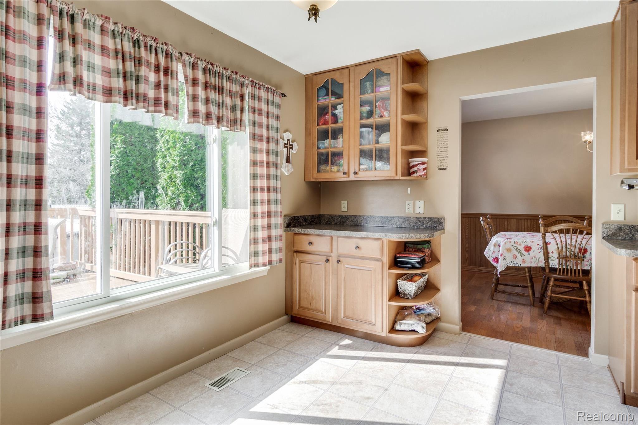 5243 Lethbridge Road Grand Blanc, MI 48439 - Photo 8 of 29 Interiors (11 of 34).jpg
