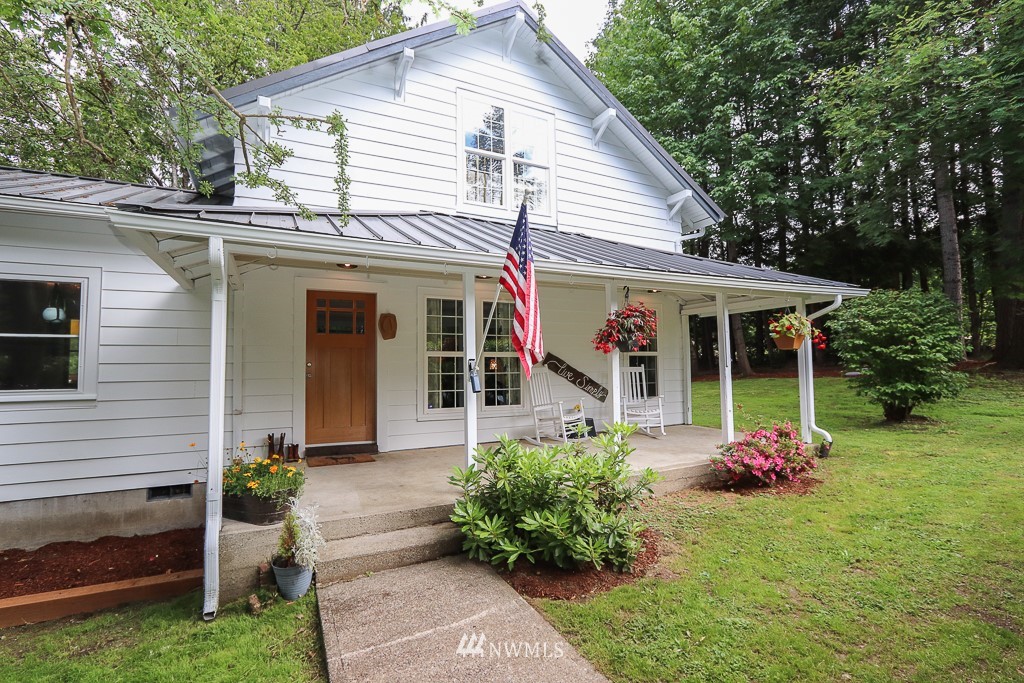 2025 Southeast Fenton Road Port Orchard, WA 98367 - Photo 1 of 25 Gallery Image 1