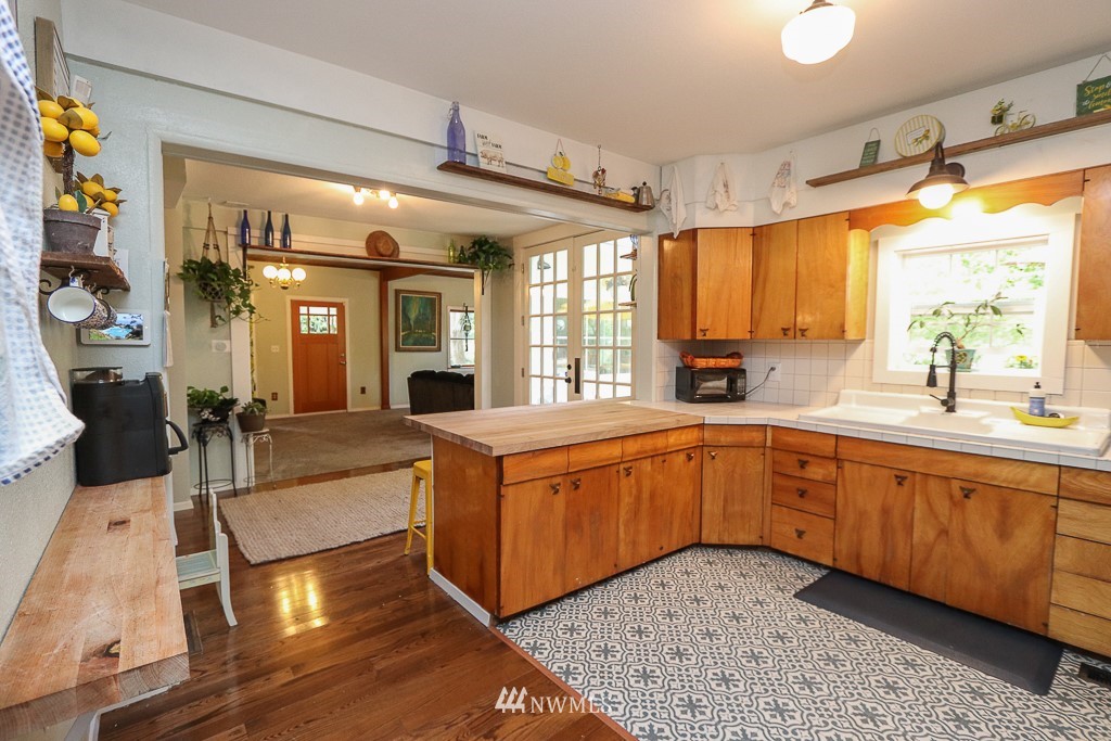 2025 Southeast Fenton Road Port Orchard, WA 98367 - Photo 9 of 25 Gallery Image 9