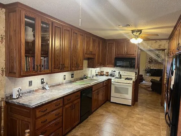 $240,000 | 406 Hickory Street, Hereford, TX 79045