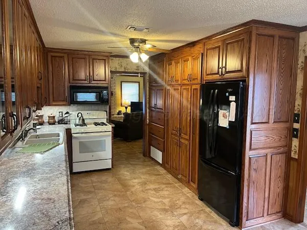 $240,000 | 406 Hickory Street, Hereford, TX 79045