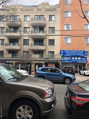 $780,000 | 132-59 41st Road, Unit 6C | Downtown Flushing