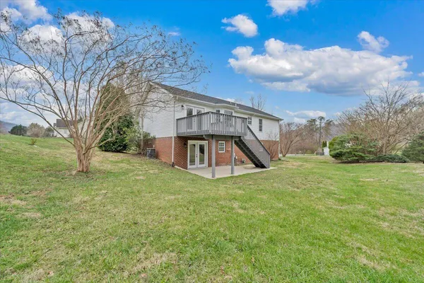 $419,900 | 930 Brookfield Lane, Roanoke, VA 24012