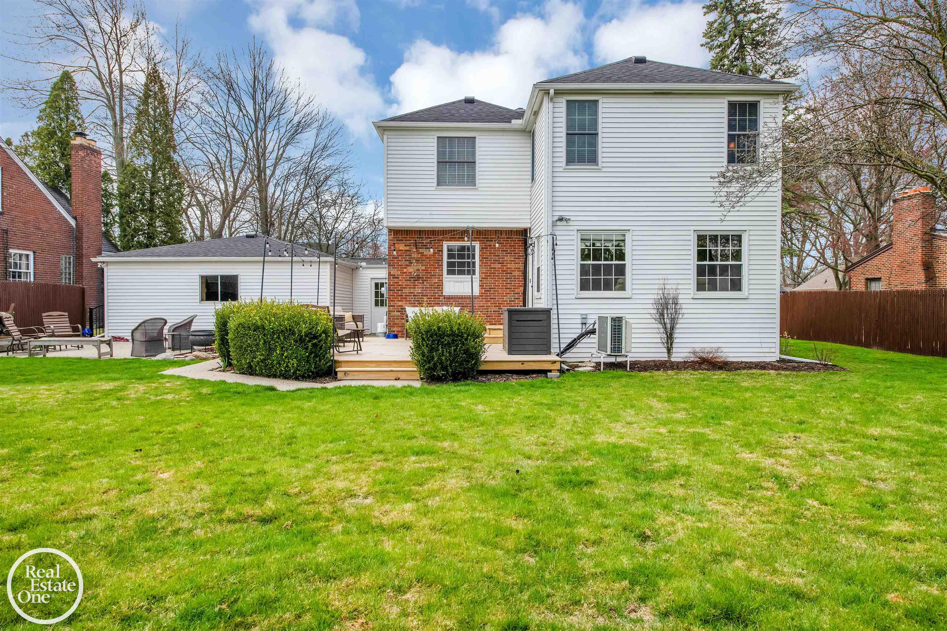 692 Hawthorne Road Grosse Pointe Woods, MI 48236 - Photo 31 of 33