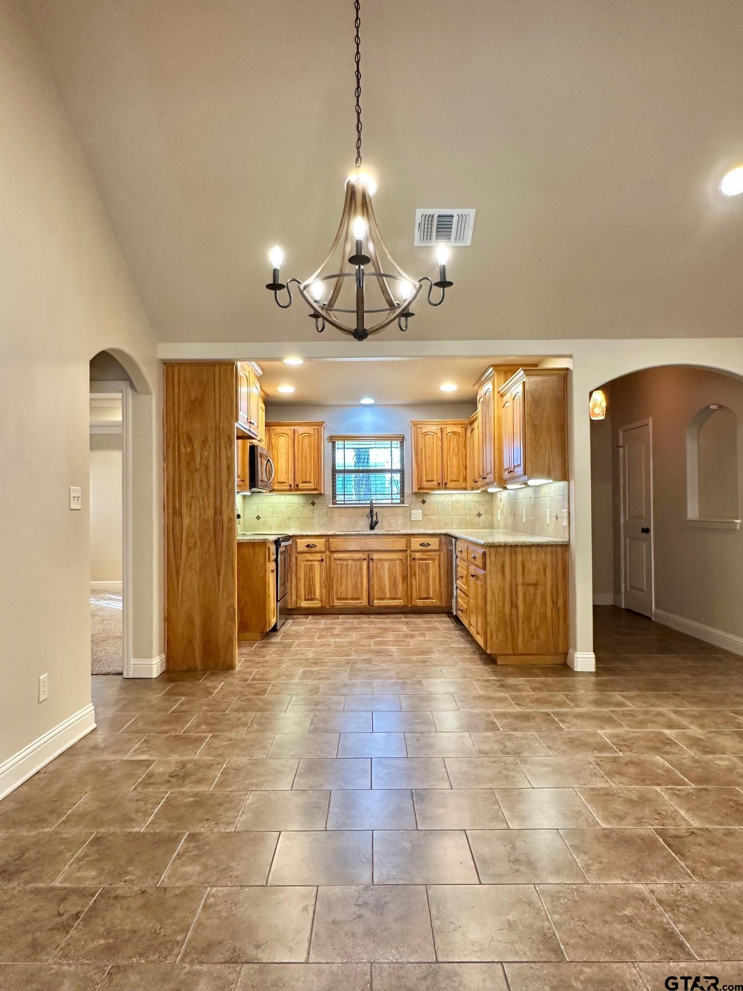 201 Memory Lane Kilgore, TX 75662 - Photo 10 of 45