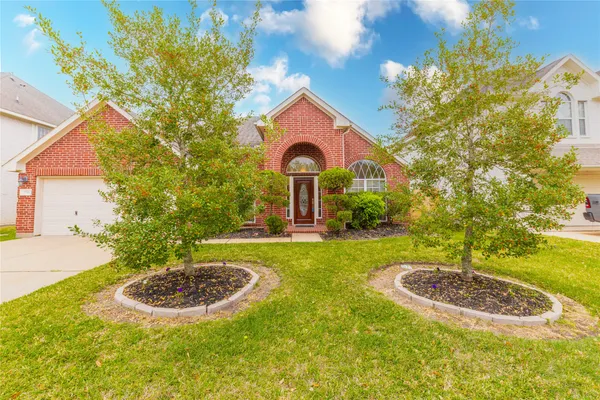 $2,600 | 2201 Signal Hill Drive, Pearland, TX 77584