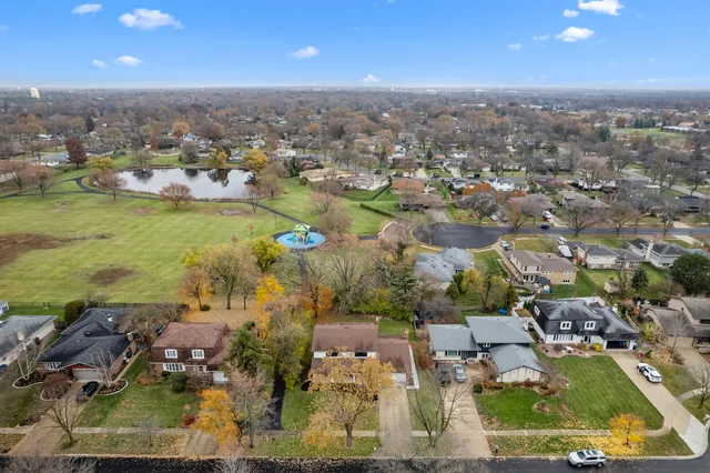 $715,000 | 7205 Walden Lane, Darien, IL 60561