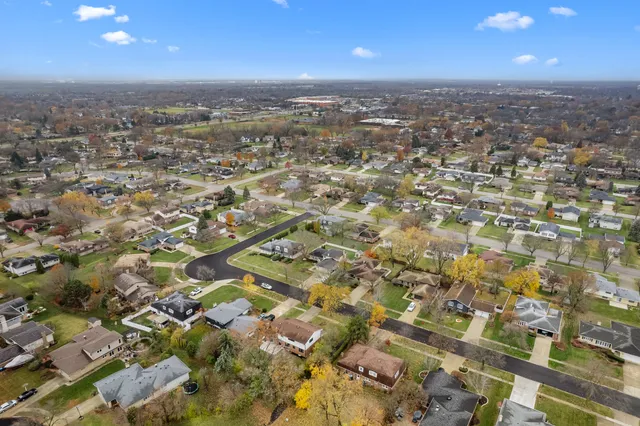 $715,000 | 7205 Walden Lane, Darien, IL 60561