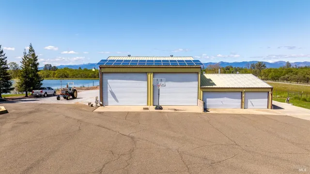 $2,849,000 | 21623 7 Lakes Road, Redding, CA 96003