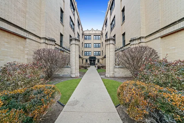 $1,075 | 6813 21st Street, Unit 1403, Berwyn, IL 60402