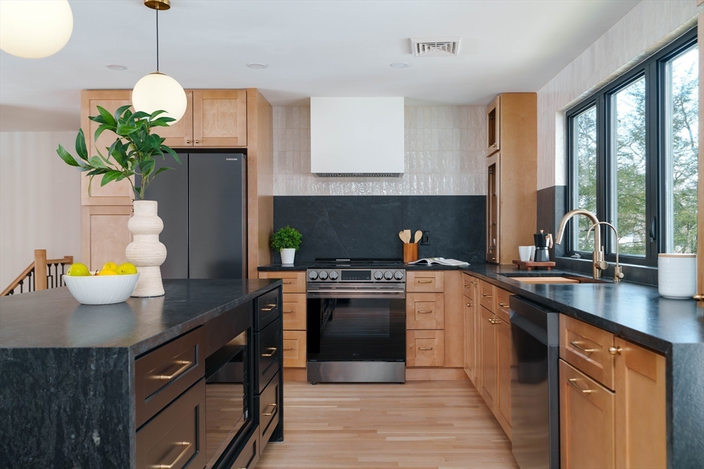 8 Emily Road Framingham, MA 01701 - Photo 15 of 42